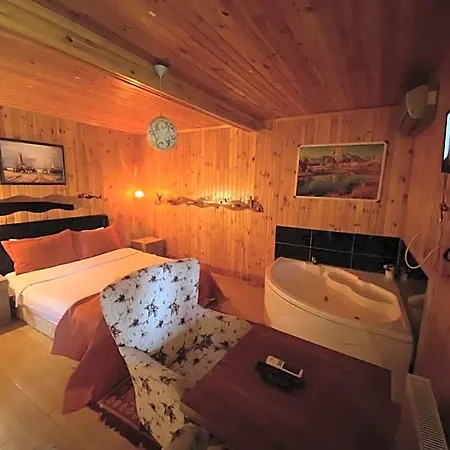 River Hotell *